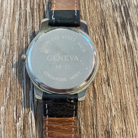 VINTAGE Geneva Peace Watch - Picture 4 of 4